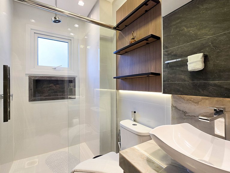 Duas suítes com piscina e requinte em Gramado