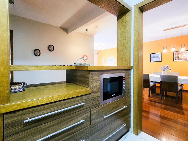 2 quartos com sacada na Borges | Prox. Rua Coberta