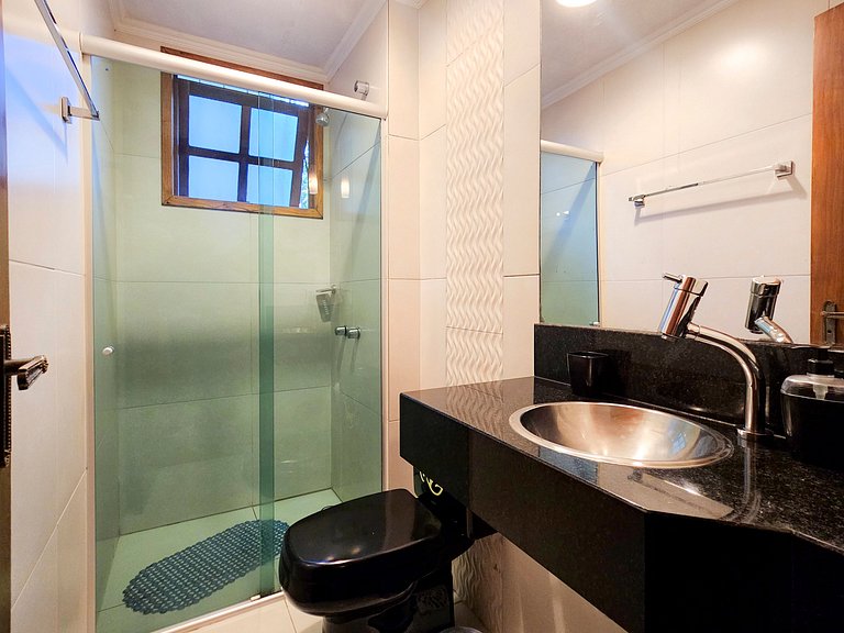 2 quartos com sacada na Borges | Prox. Rua Coberta